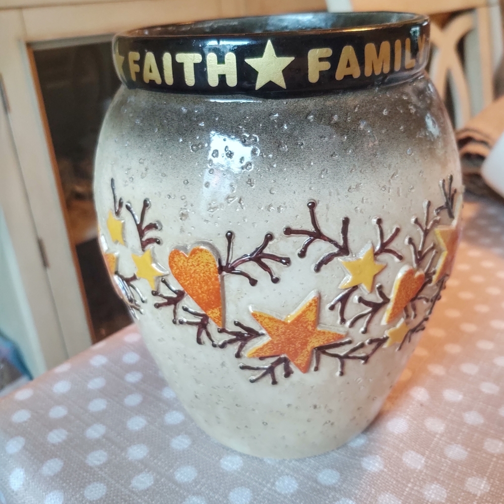 Country style pot
